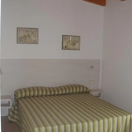 アパートホテル Candeloro 4*